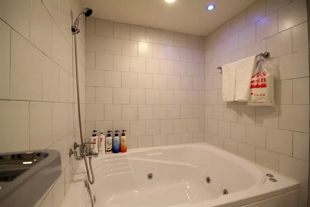 Hotel Yaja Seomyeon Lotte Busan 2*,  South Korea